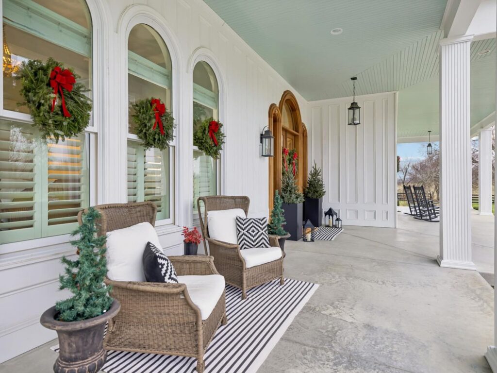 Custom farmhouse by Paul Varney Construction - ready to celebrate Christmas in Middle Tennessee

Paul Varney Construction - Commercial Contractor - Residential Contractor - Middle Tennessee
.
.
.
.
#maurycountytn 
#williamsoncountytn 
#customhomes #marshallcountytn 
#i❤️pvccustomhomes