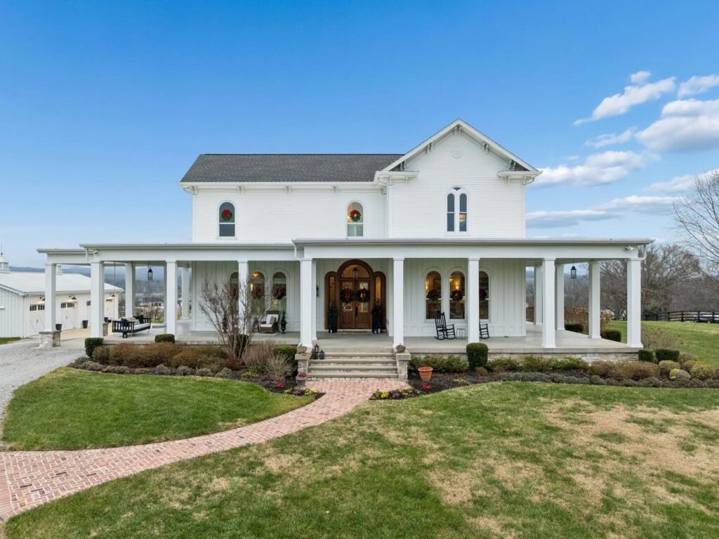 Custom farmhouse by Paul Varney Construction - ready to celebrate Christmas in Middle Tennessee

Paul Varney Construction - Commercial Contractor - Residential Contractor - Middle Tennessee
.
.
.
.
#maurycountytn 
#williamsoncountytn 
#customhomes #marshallcountytn 
#i❤️pvccustomhomes